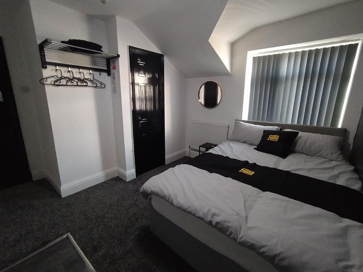 Black Ocean Holiday Apartments 블랙풀 외부 사진