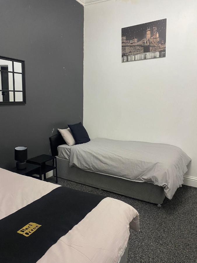 Black Ocean Holiday Apartments 블랙풀 외부 사진