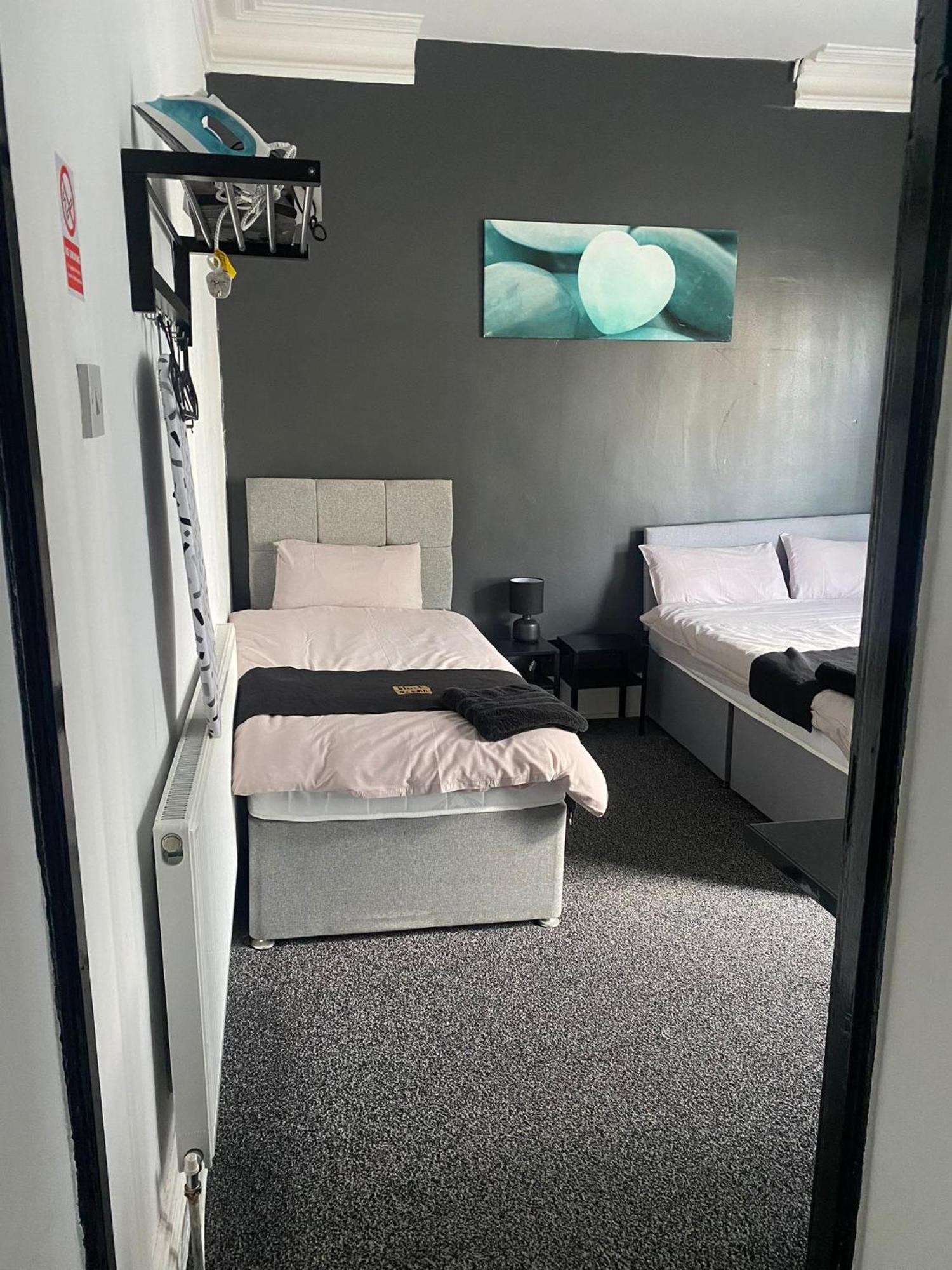 Black Ocean Holiday Apartments 블랙풀 외부 사진