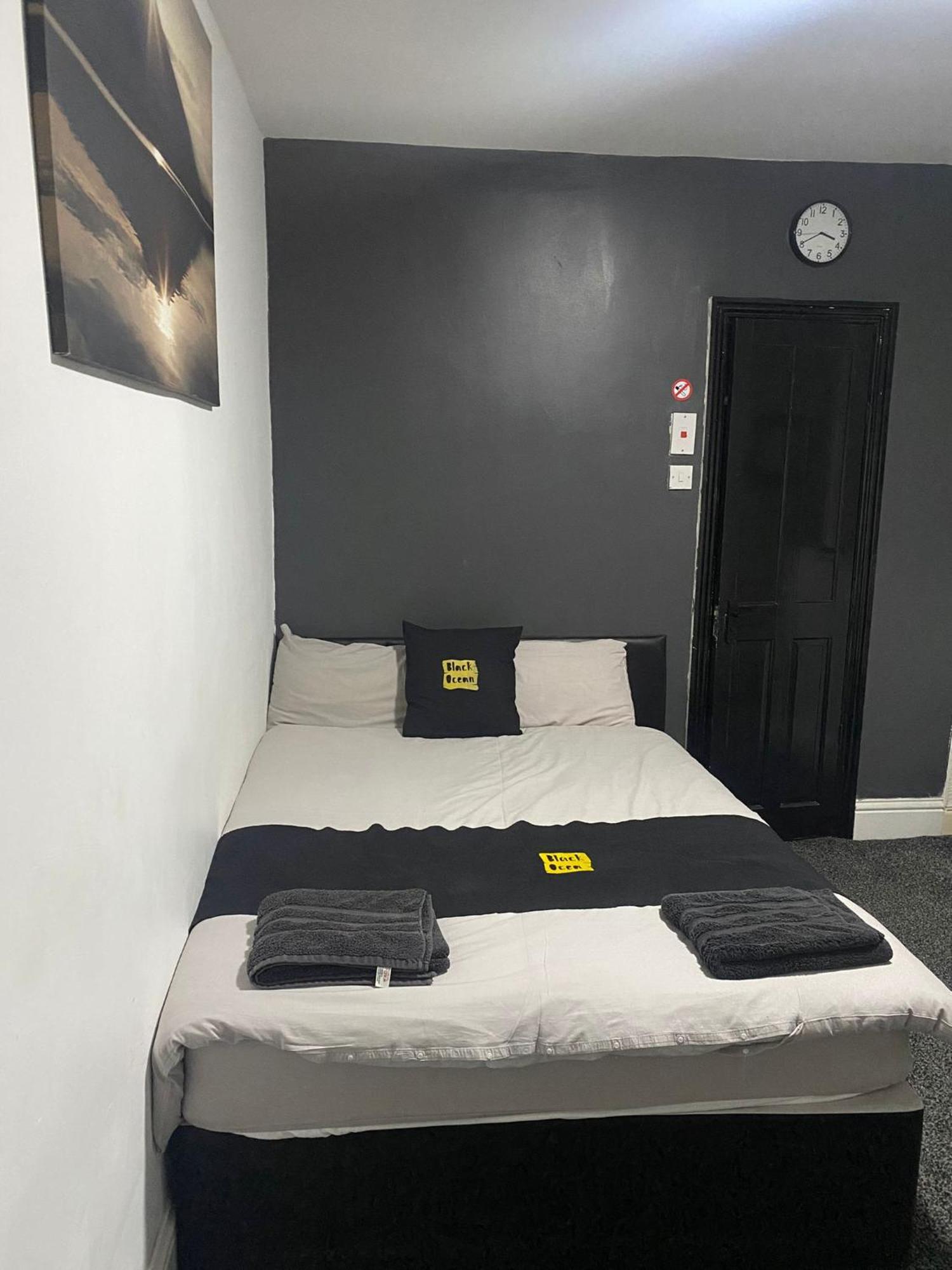 Black Ocean Holiday Apartments 블랙풀 외부 사진